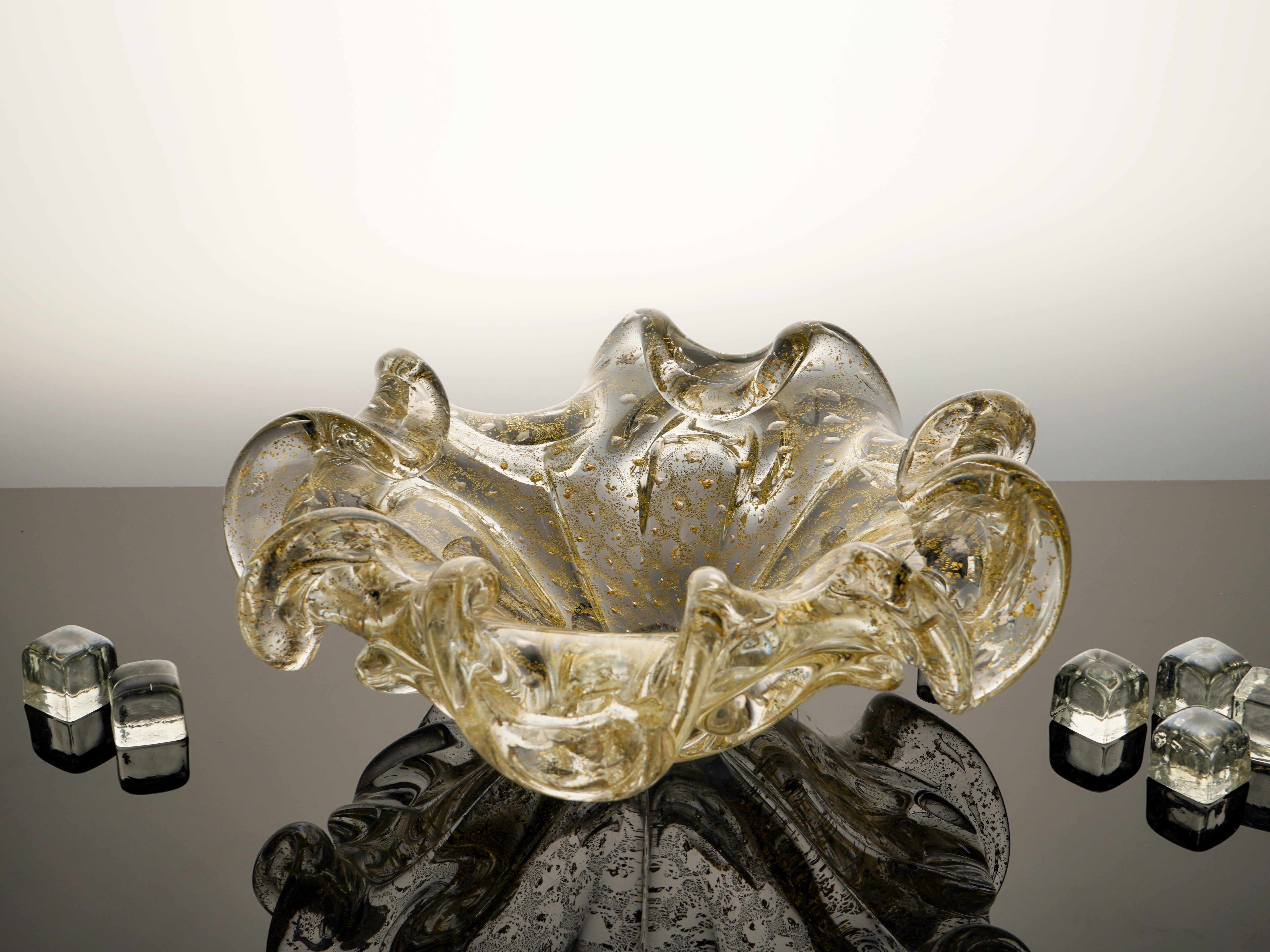 Formia Murano Aura Ashtray, handmade in Italy with Murano glass. Intricate Crystal Gold finish and unique craftsmanship make this a luxurious and one-of-a-kind addition to your home decor.