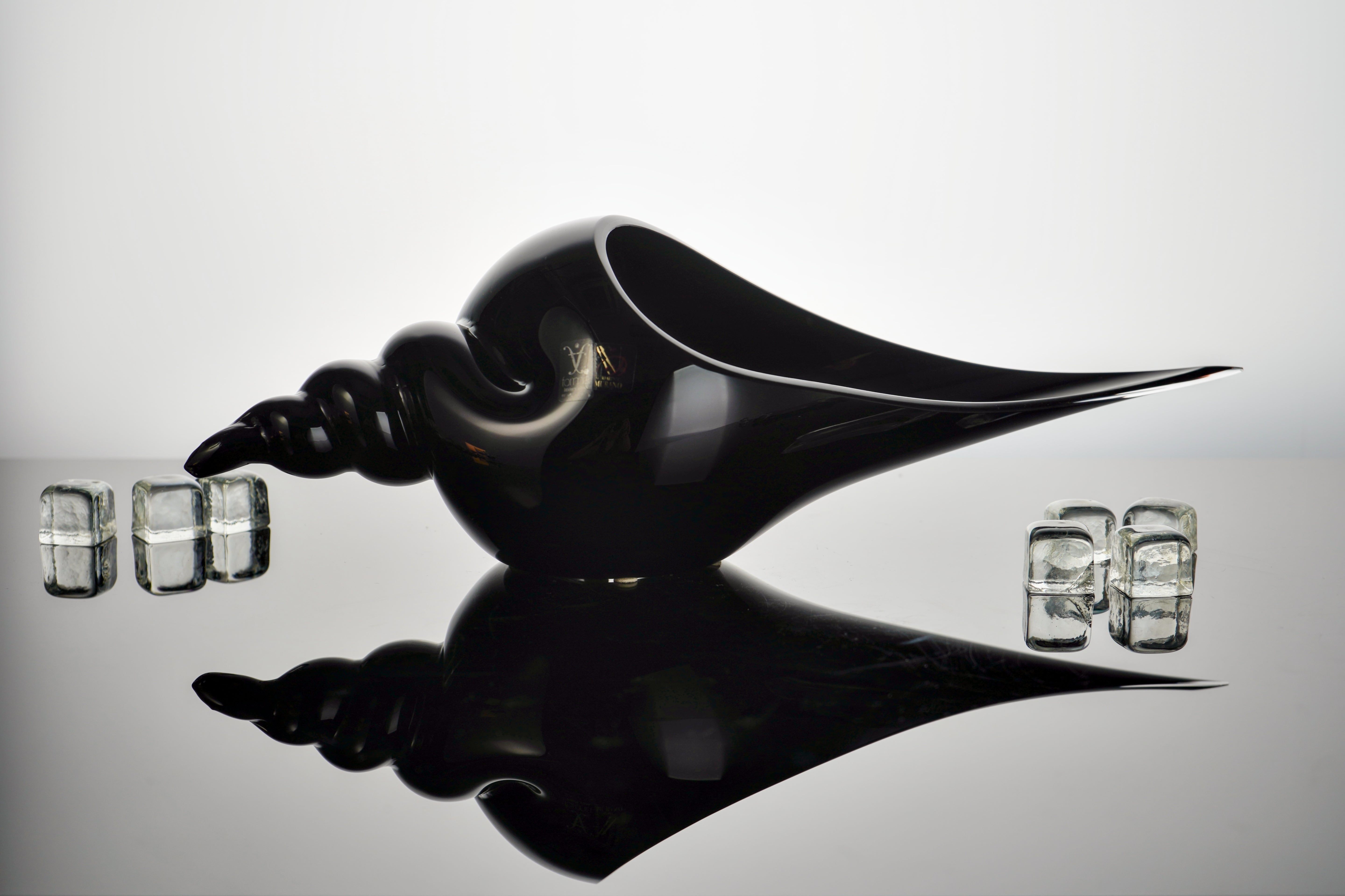 Formia Murano Clear Shell Sculpture, handmade in Italy with intricate detailing. Crafted by skilled artisans using the finest materials, a luxurious addition to elevate your decor.