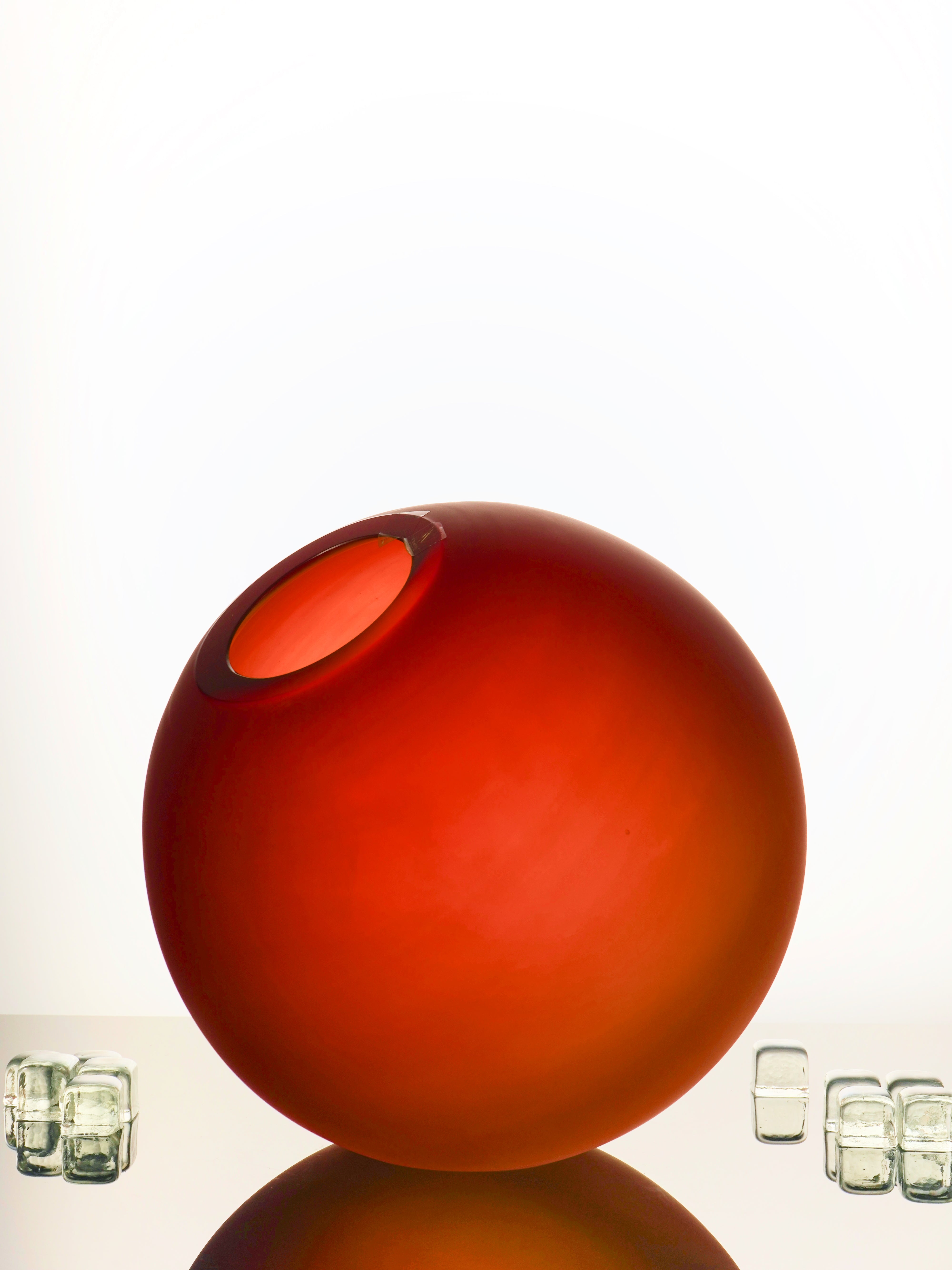 Vivarini Murano Marte Glass Vase, handmade in Italy with premium Murano glass, featuring a deep amber red hue that adds warmth and sophistication to any room.