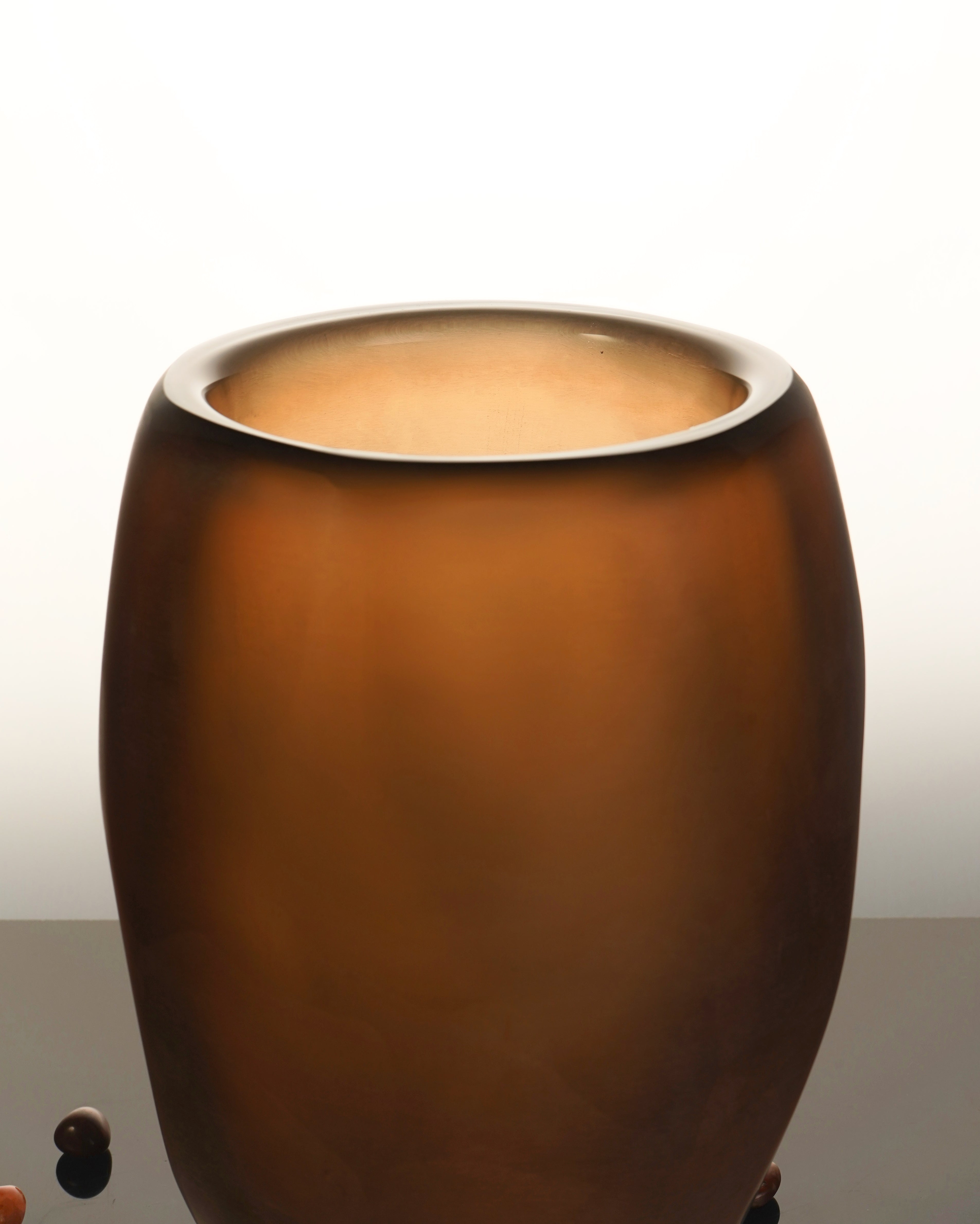 Armani Casa Cheope Vase, handcrafted in Italy with rich tobacco color and exquisite craftsmanship. A luxurious statement piece for sophisticated home decor.