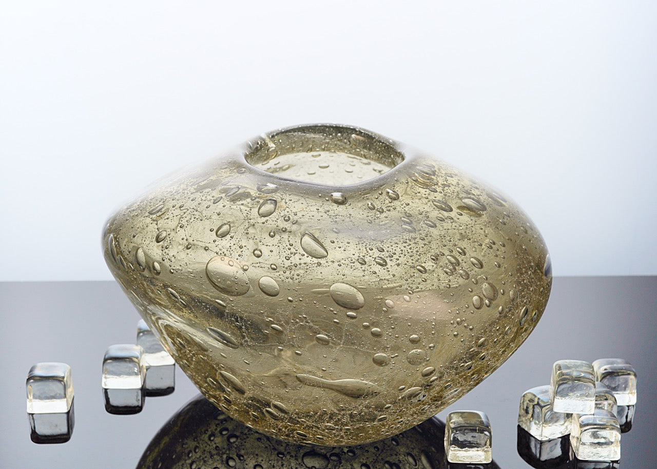 Exquisite Armani Casa Felino Pulegoso Vase, handmade in Italy with Murano glass and a captivating smoked gold finish. A sophisticated, luxurious piece that brings timeless Italian craftsmanship and elegance to your home decor.