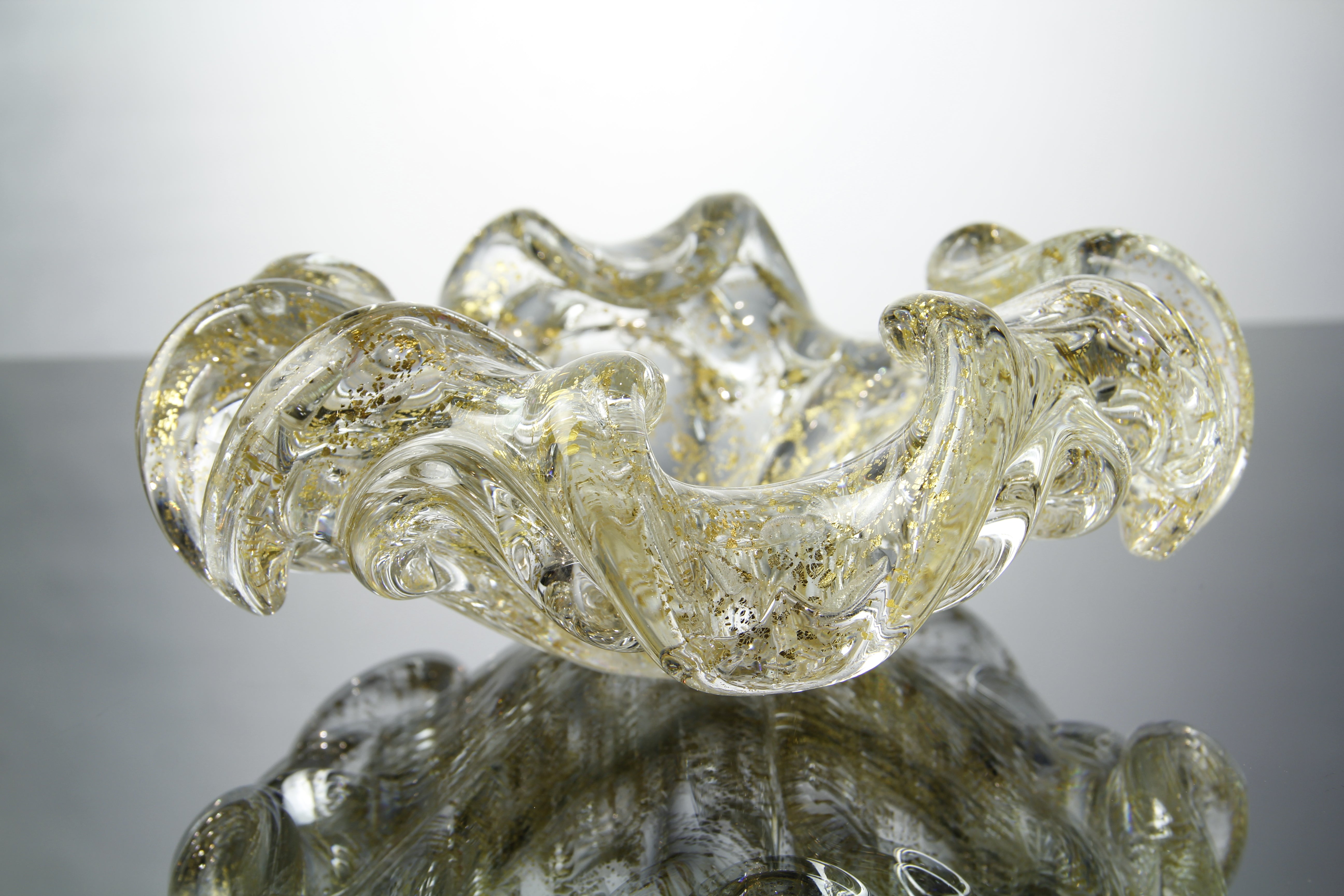 Formia Murano Aura Ashtray, handmade in Italy with Murano glass. Intricate Crystal Gold finish and unique craftsmanship make this a luxurious and one-of-a-kind addition to your home decor.