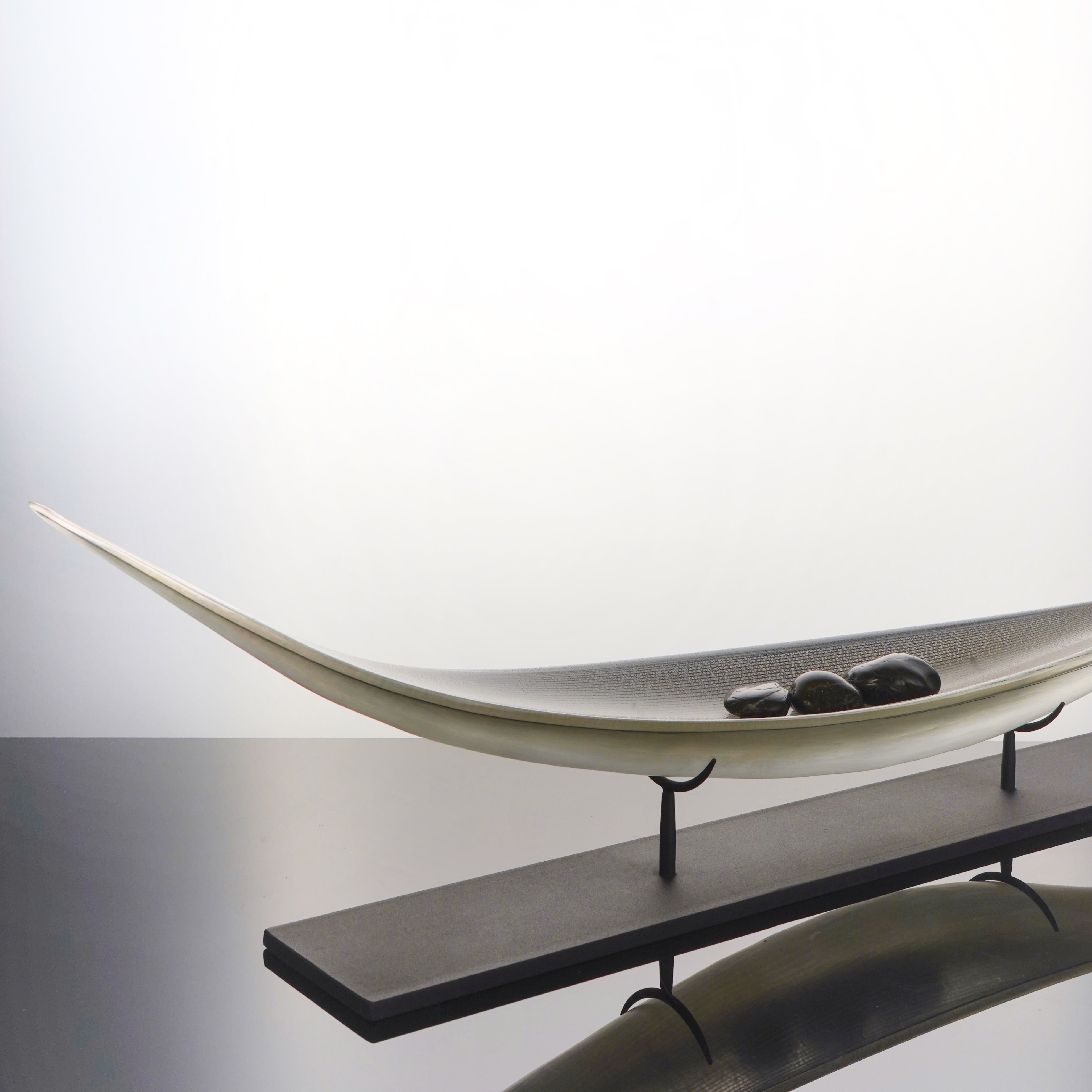 Edols & Elliott - Reclining Leaf with Stand - Silver